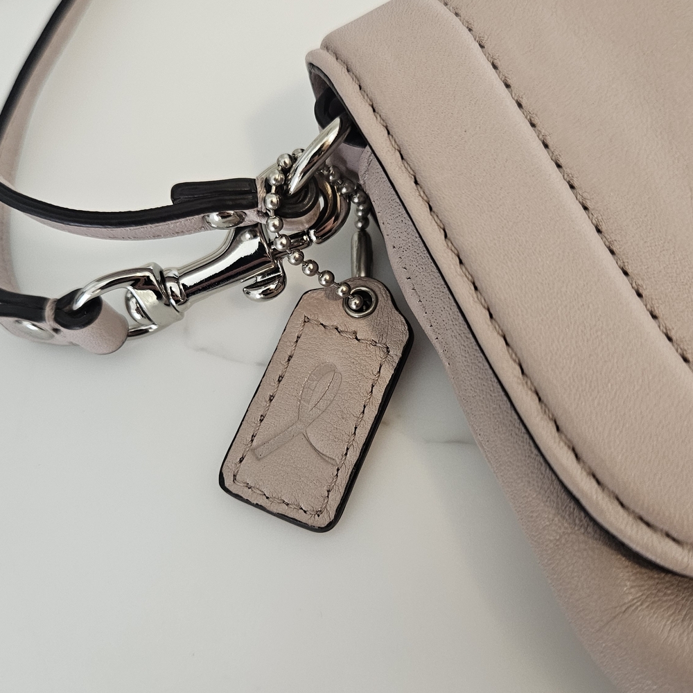 Coach Blush Leather Clutch Purse 🎀BREAST CANCER AWARENESS🎀
